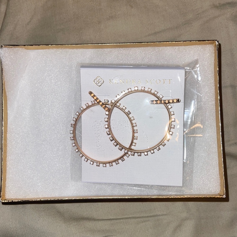 💛BNWT KENDRA SCOTT CHARLIE GRACE ROSE GOLD EARRINGS 💛